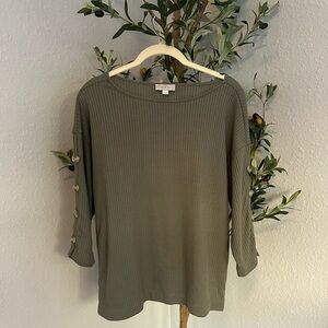 ❗️$10 or Less Closet Clean-Out❗️ Ann Taylor LOFT Women’s Knit Button Detail Top